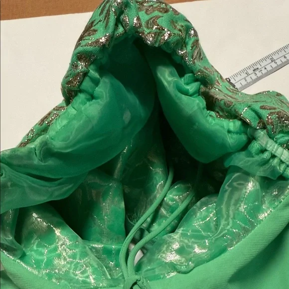 Alice + Olivia “Joslyn” Cropped Metallic Green and Gold Brocade/Jacquard Blouse - Picture 5 of 16